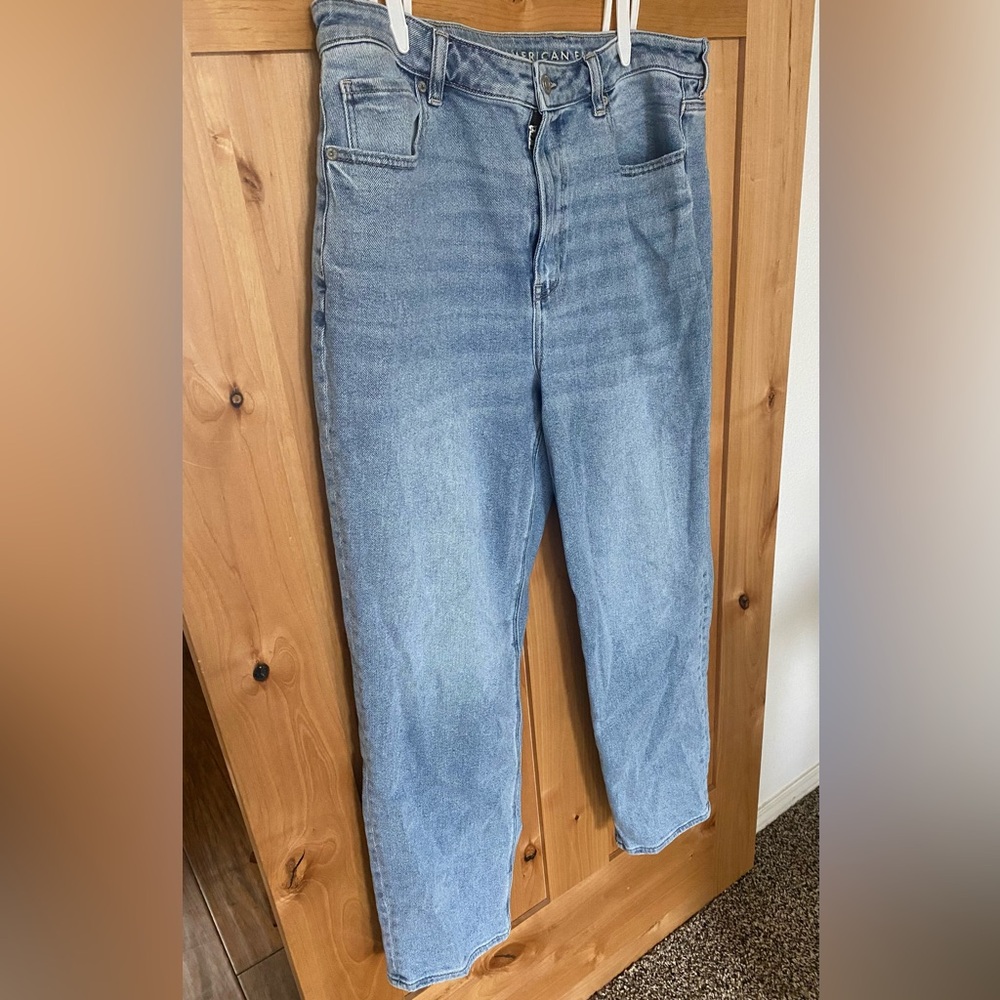 American Eagle Mom Straight Jean - Size 14
